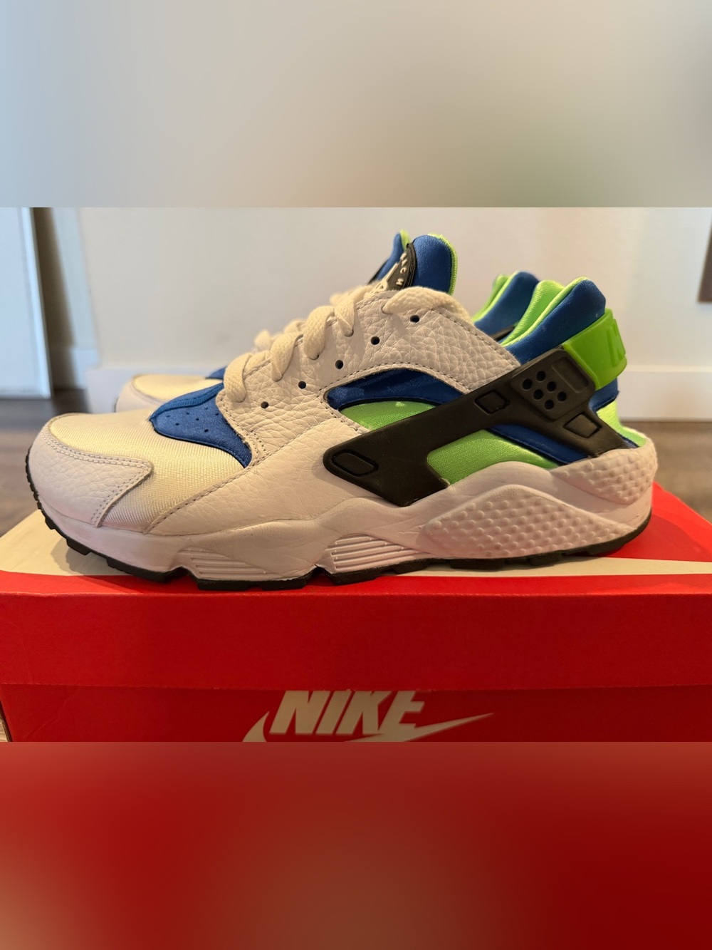 Nike Air Huarache. size 9 Men’s / Women’s 10.5